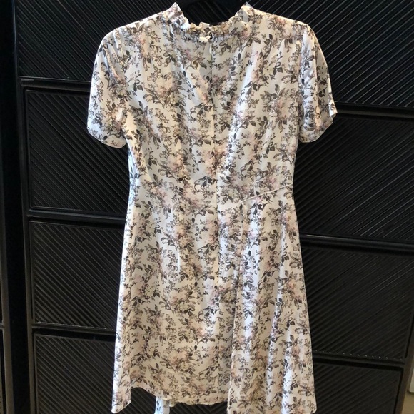 White patterned Club Monaco mini dress - Picture 5 of 5